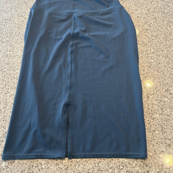 Lululemon Elegant Blue Women's pencil  Skirt - Picture 2 of 3
